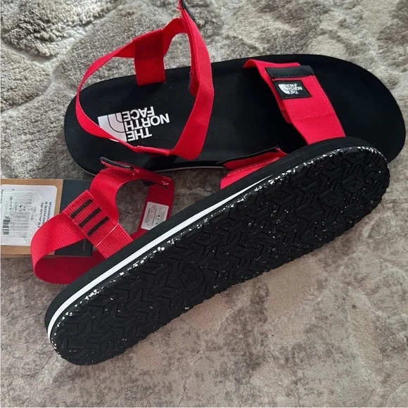 New The North Face Skeena Sandal Red/TNF Black Size 12 - Picture 2 of 4